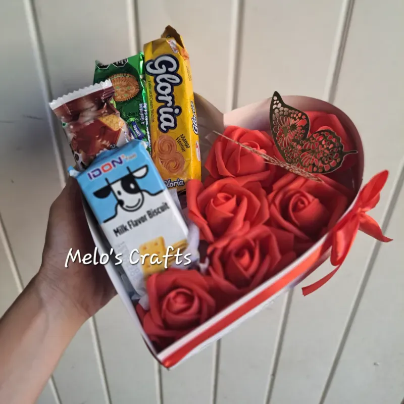 Caja en forma de corazon roja