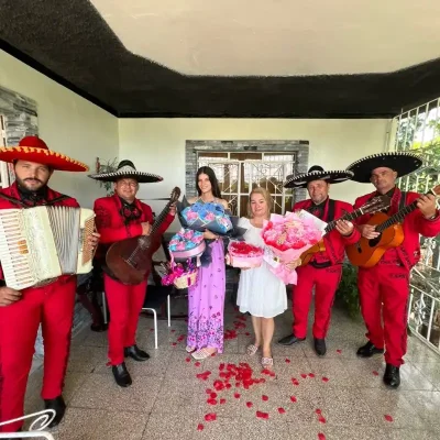 Mariachis Premium con regalos exclusivos Alta Gama