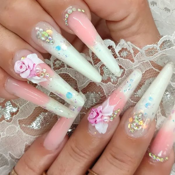 Uñas mandorlas con poligel