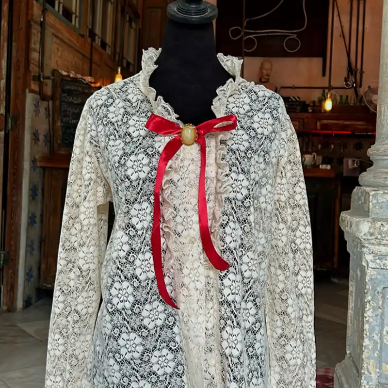 Blusa encaje con lazos