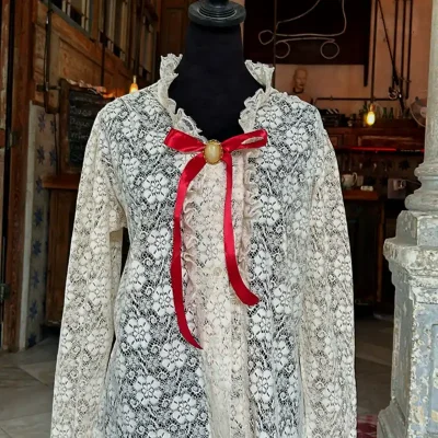 Blusa encaje con lazos