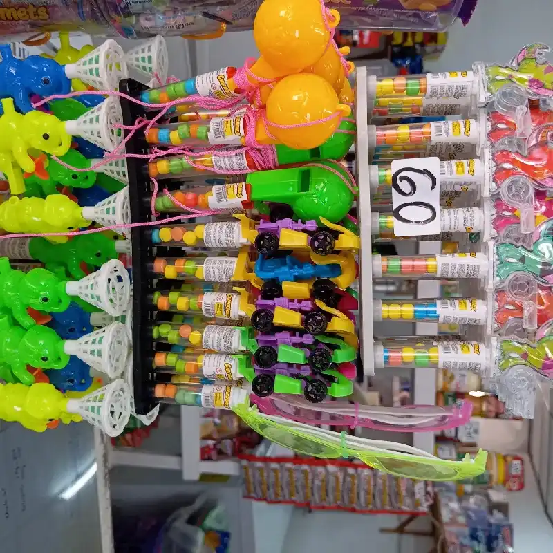 Juguetes con caramelos