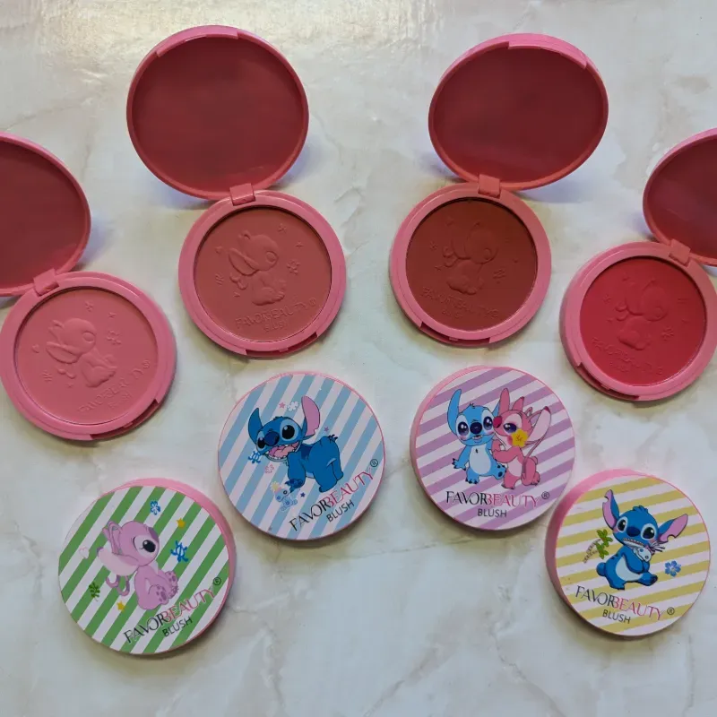 Rubor compacto de Stitch