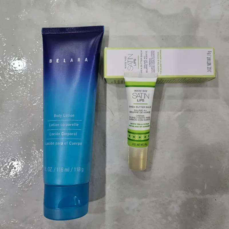 Loción corporal y bálsamo labial humectante con Karité