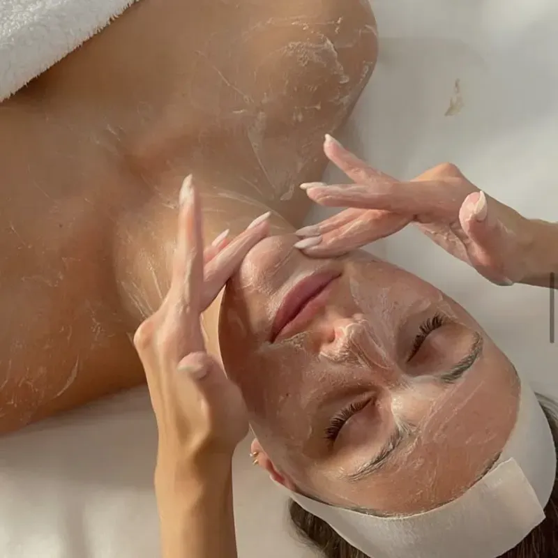 Limpieza facial, cuello y escote