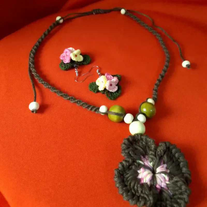 Flor de tierra viva (Juego)