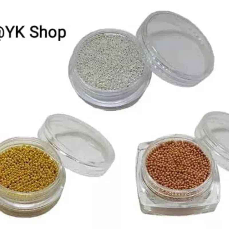 Potes de balines para decoración en uñas