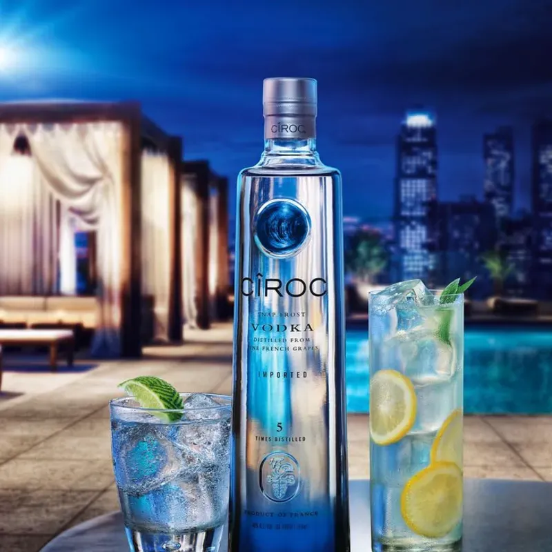 VODKA CIROC AZUL + 1L Jugo de Naranja