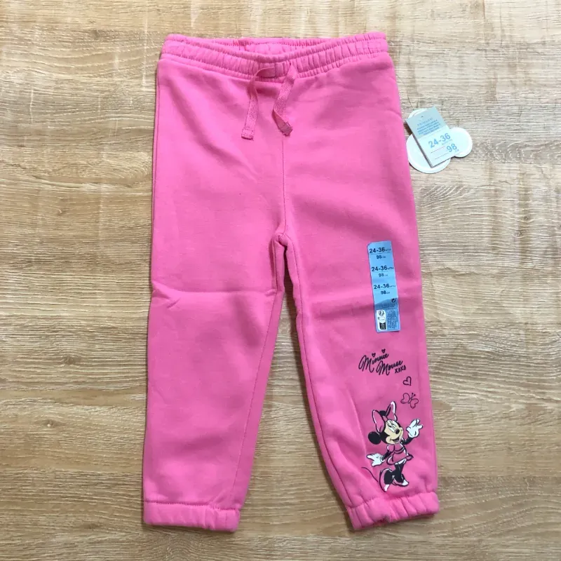 Jogger con Mickey Mouse color rosado