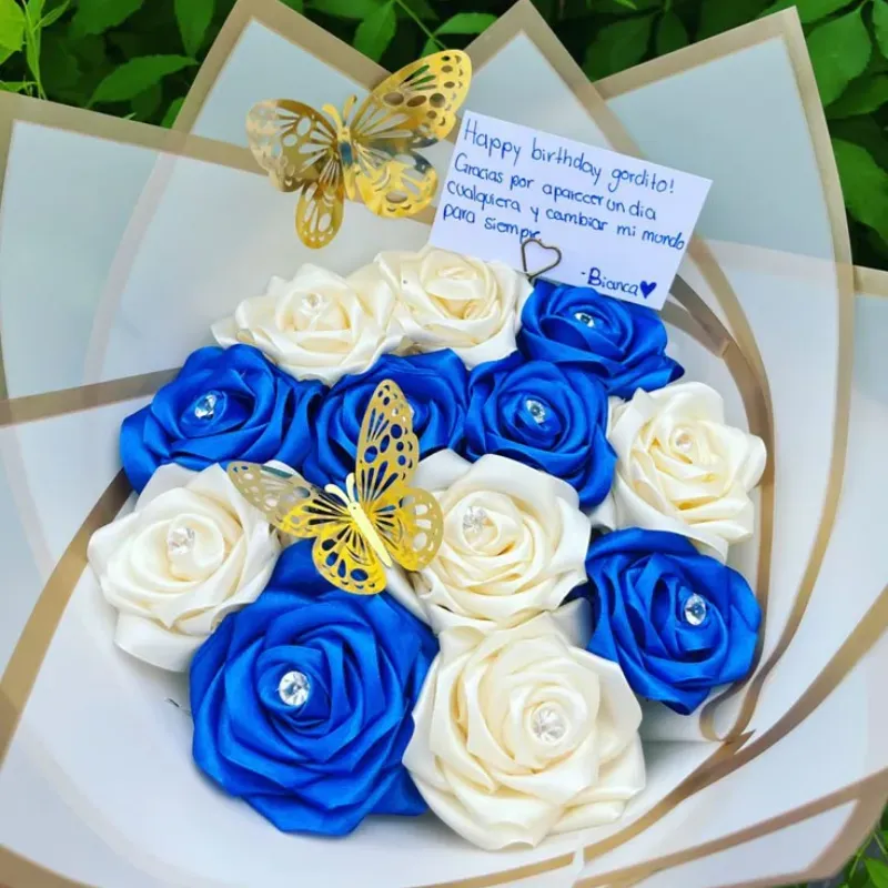 Ramo de 12 rosas eternas