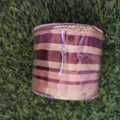 Rollo de cinta navideña