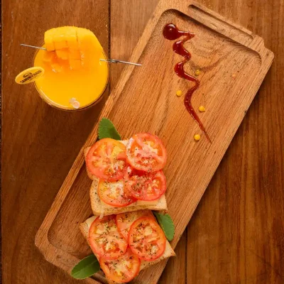 Tostadas con Tomate y Queso