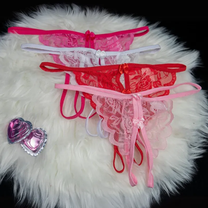 Tanga con entrepierna abierta