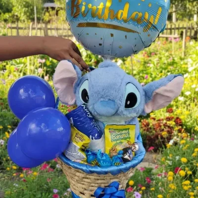 Hermosa cesta con peluche y confituras 