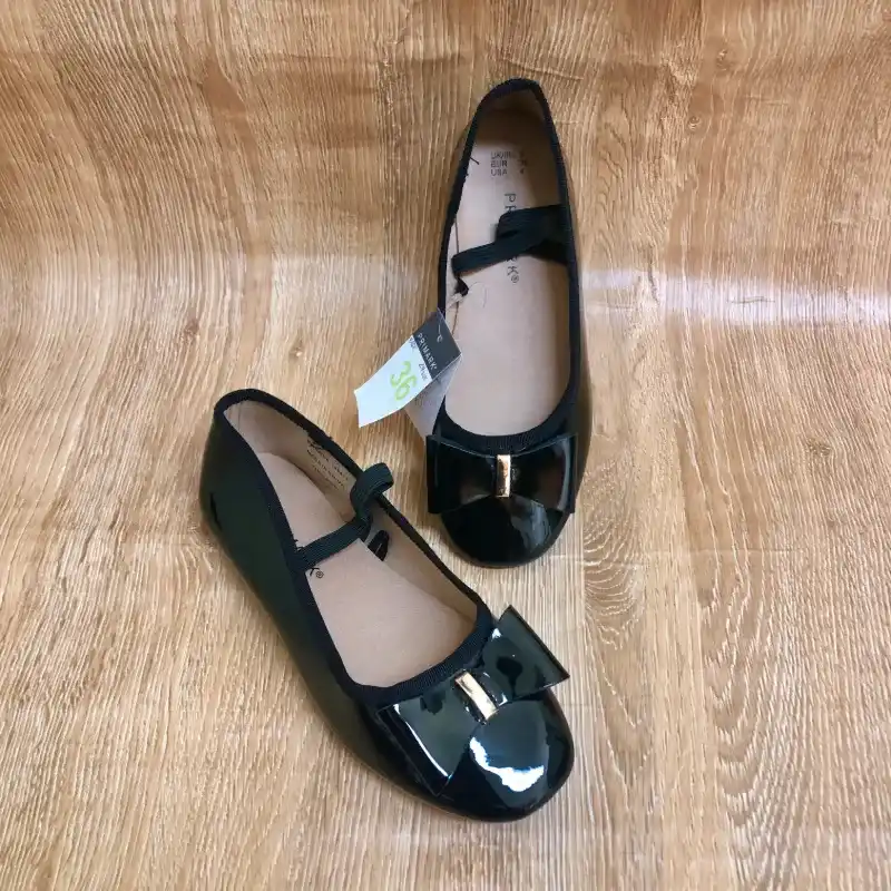 Ballerinas de charol con lazo