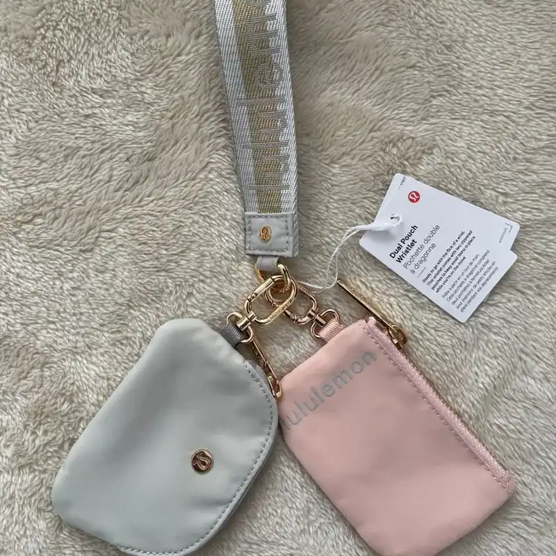 Llavero LULULEMON (rosa)