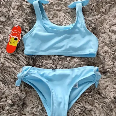 Traje de baño de niña