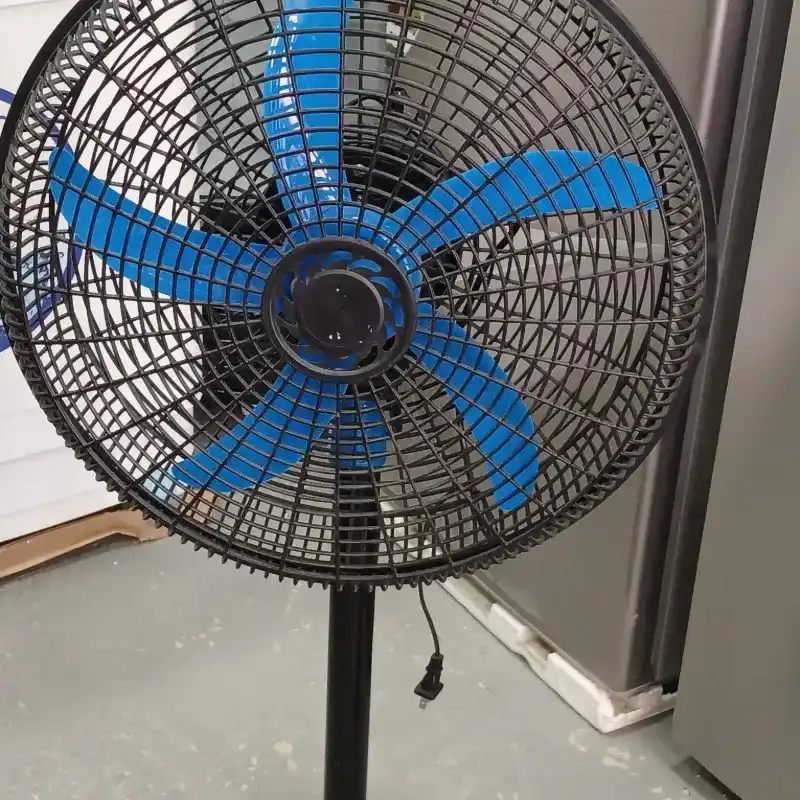 Ventilador de pedestal