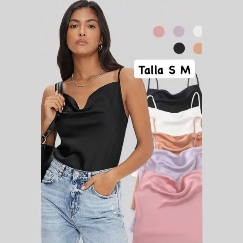 Top de tirantes con escote pronunciado