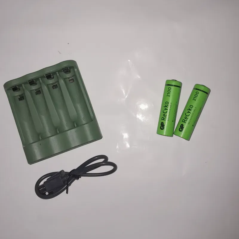 Pilas  y cargador recargables