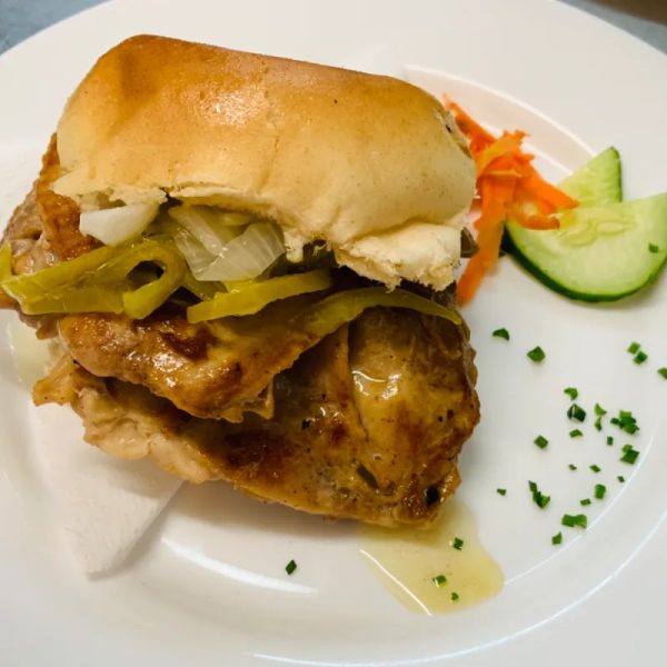 Pan con Bistec de Cerdo