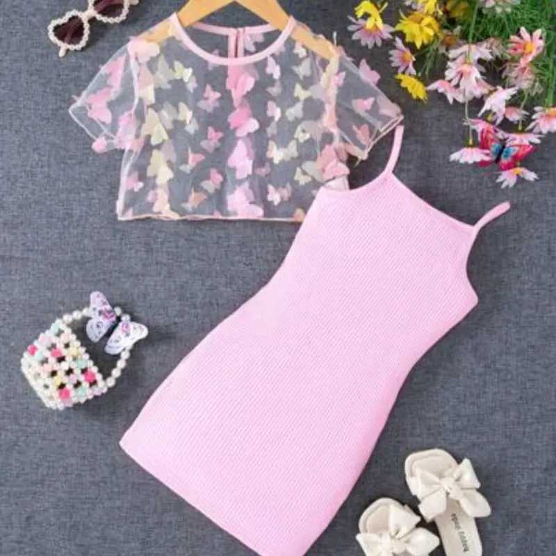 Vestido rosa + top mariposas