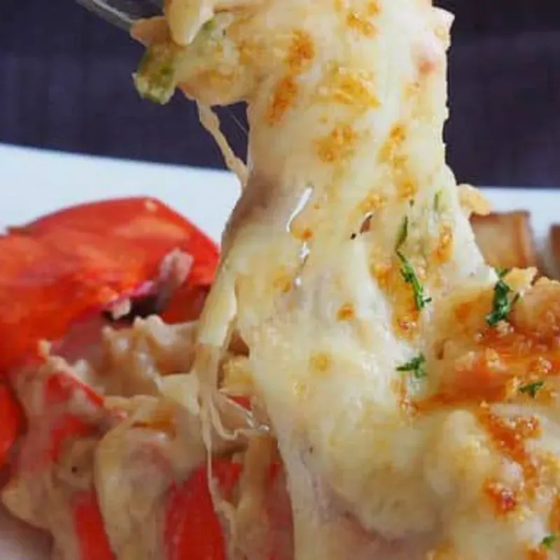 Langosta VRUTAL- Vrutal Lobster with Cheese & Bechamel Sauce