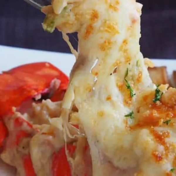 Langosta VRUTAL- Vrutal Lobster with Cheese & Bechamel Sauce