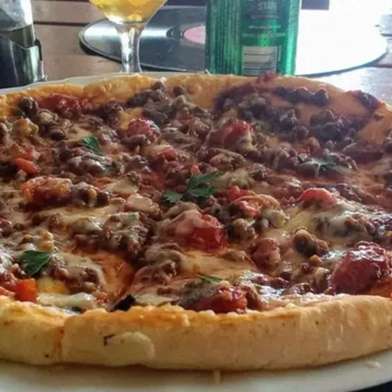 Pizza bolognese
