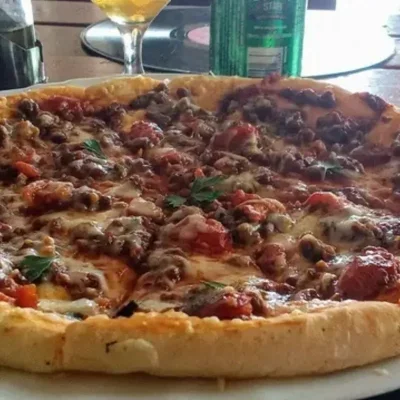 Pizza bolognese