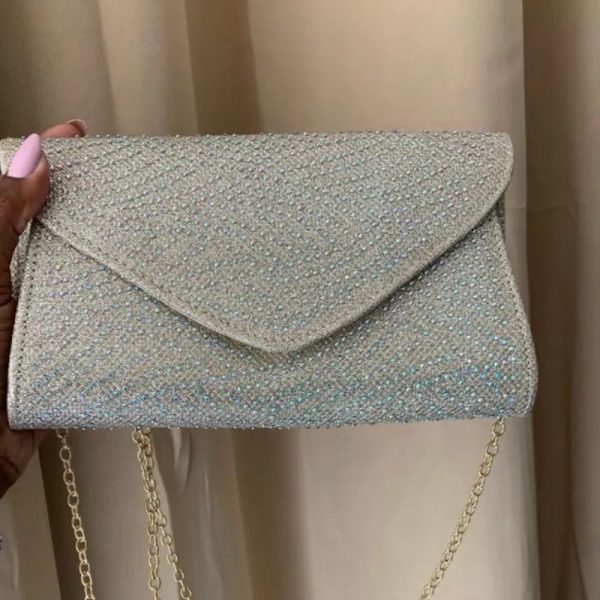 Bolso de Brillo y Cadenas Doradas