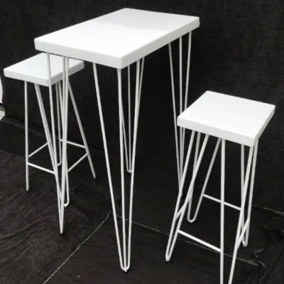 Mesa para bar o desayunadora sencilla con dos sillas