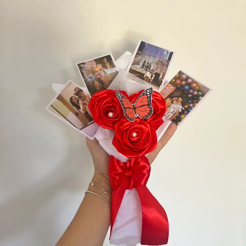 Ramo de tres flores ✨