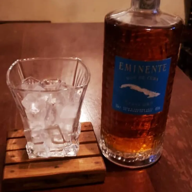 Ron Eminente Carta Oro