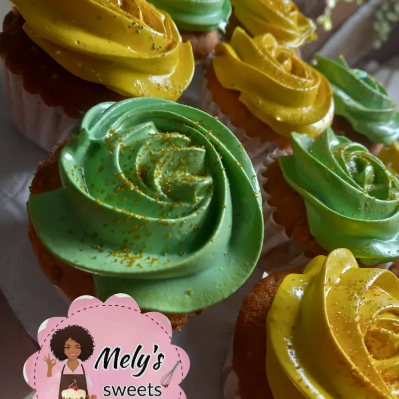 Docena de Cupcakes con merengue