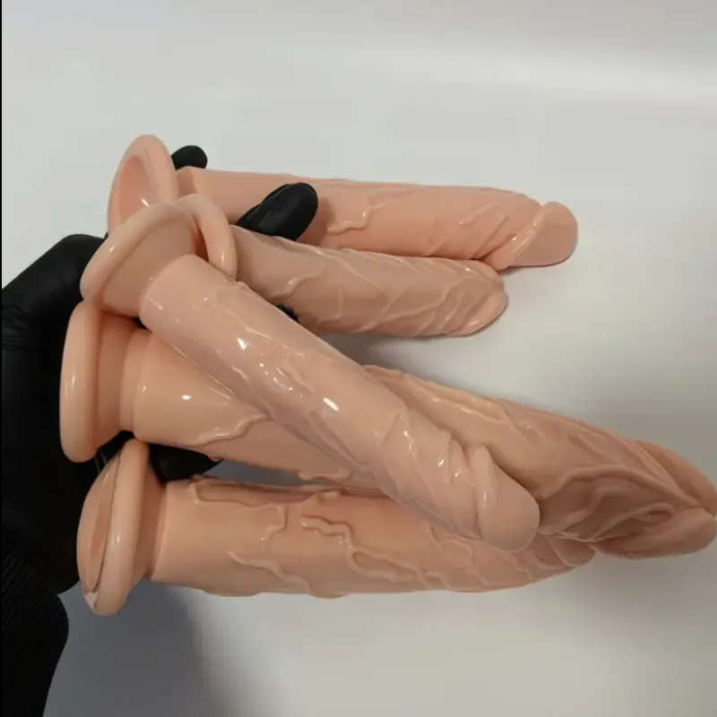 PENE REALISTA CON VENTOSA