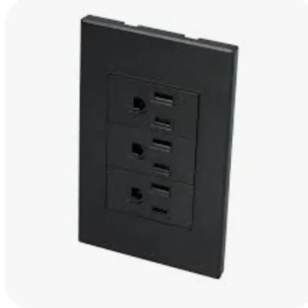 Tomacorriente triple negro (P628N)