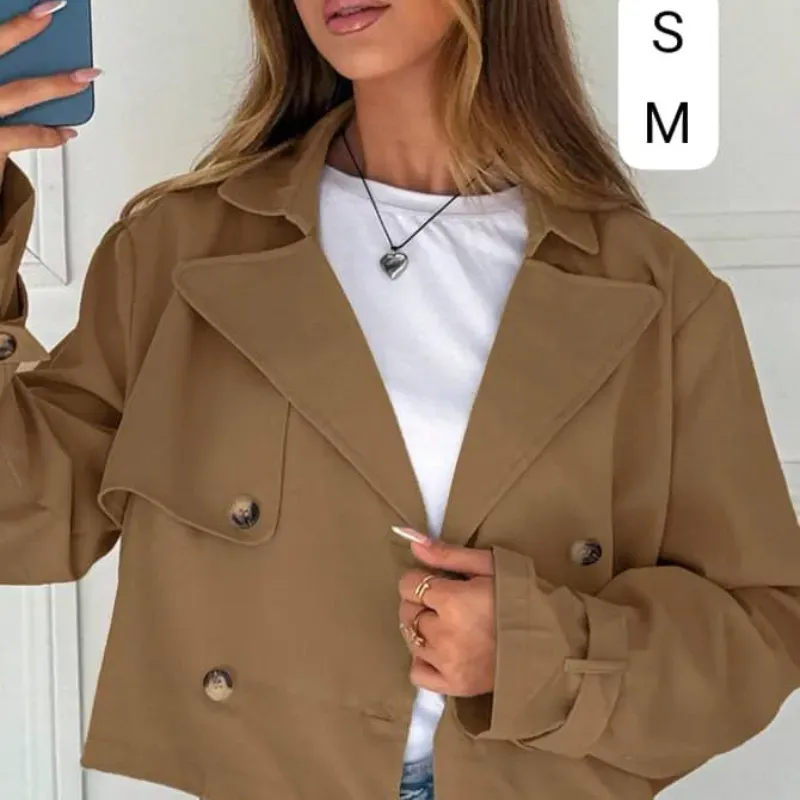  Chaqueta Doble Botonadura – Estilo clásico con toque moderno