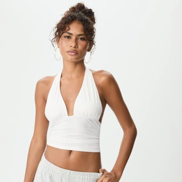 Top al cuello blanco