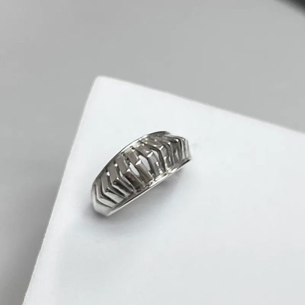 Anillo llamativo 45