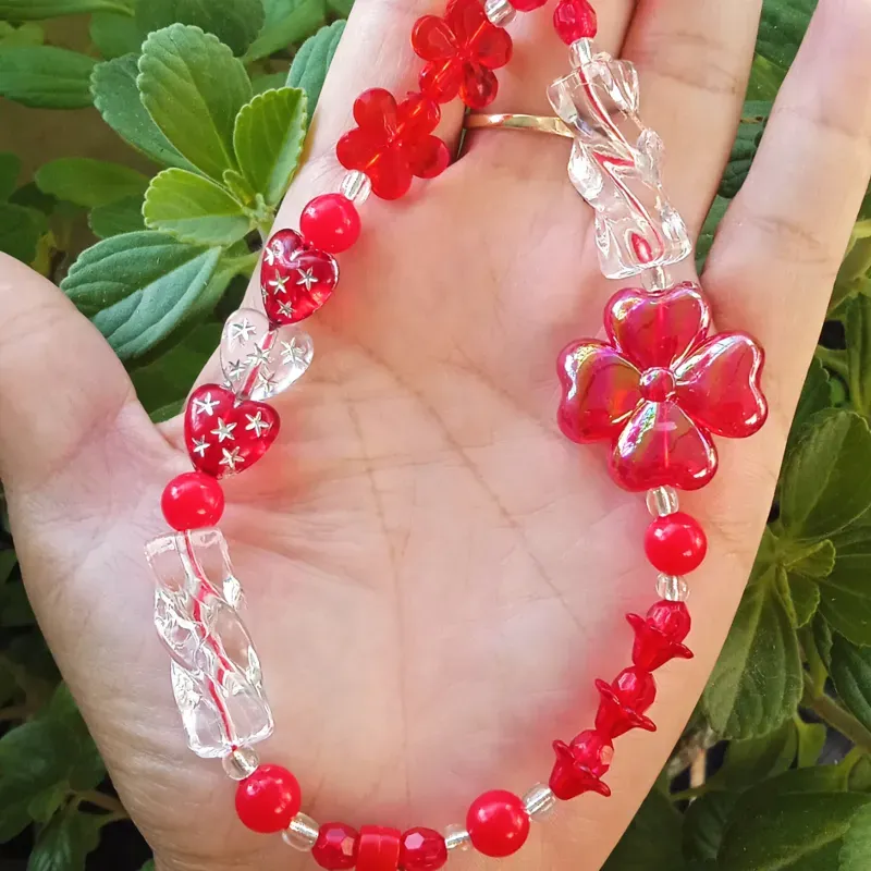 Llavero para mujer/Colgante Floral Rojo y Cristal -