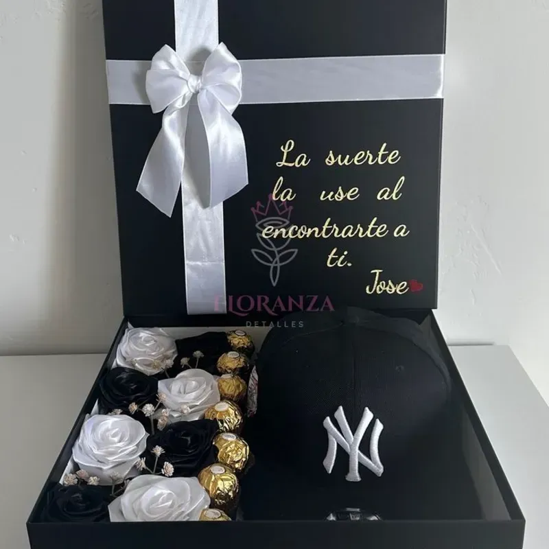 Caja con Bombones, Rosas y Gorra