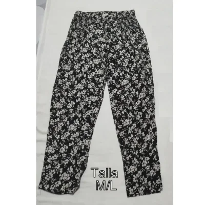 Pantaloneta Negro de flores blancas