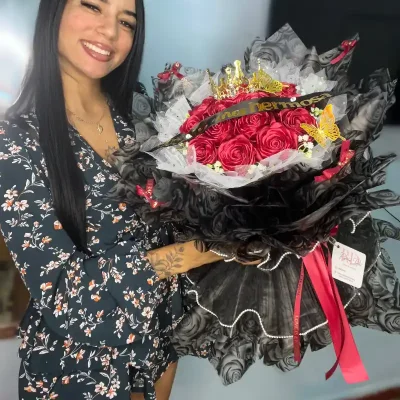 Ramo de 15 rosas eternas