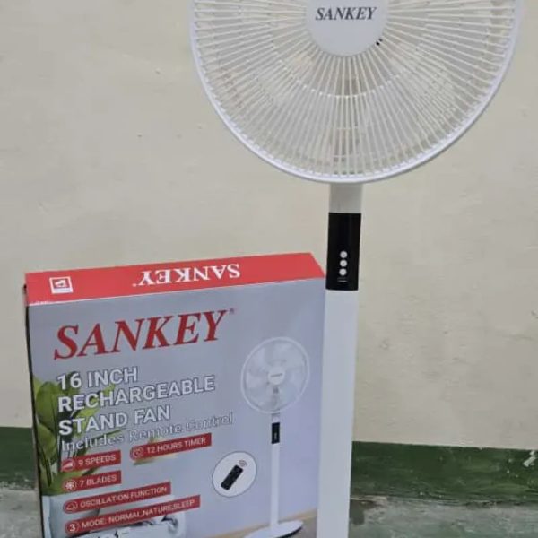 Ventilador de pedestal recargable