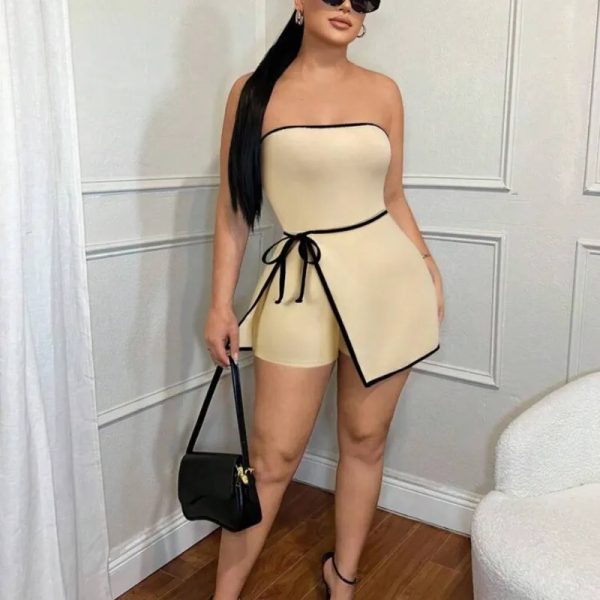 Mono beige y negro