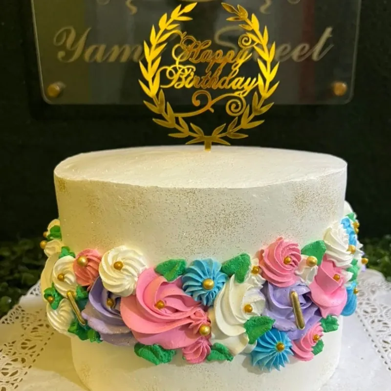 Cake de masa de chocolate relleno y vestido con nata o chocolate (3 masas, 2 rellenos)