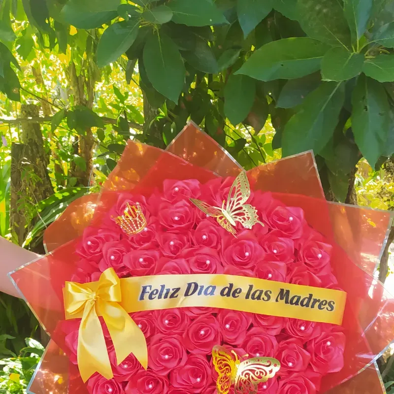 Ramo de 50 rosas eternas