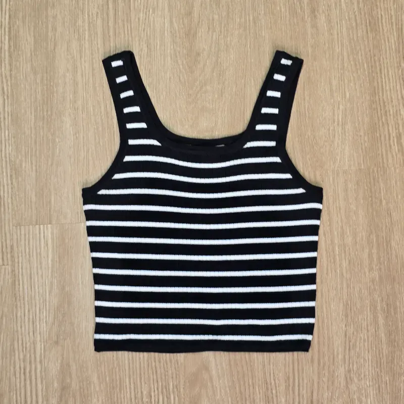 Top Negro con Rayas blancas