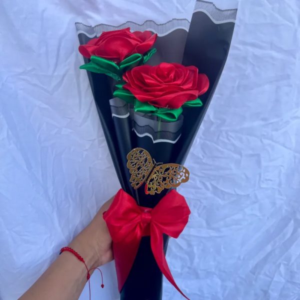 Ramo de 2 rosas eternas rojas